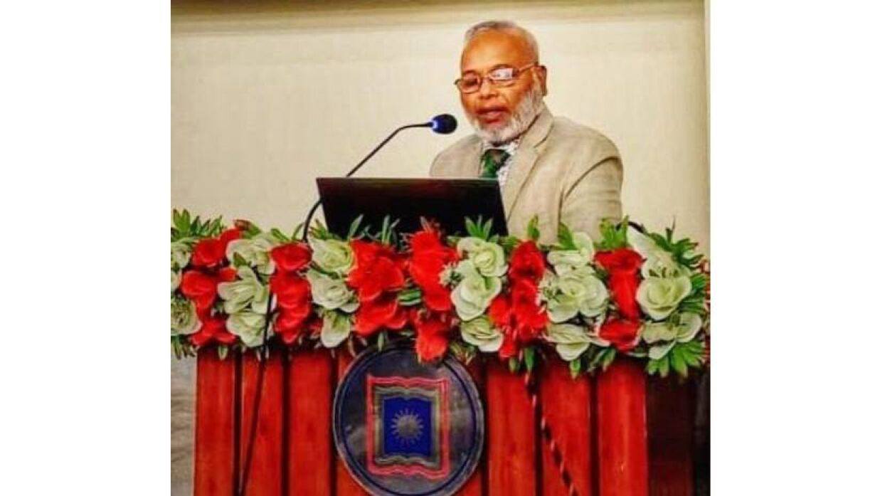 রাজশাহী বিশ্ববিদ্যালয়ে অনুষ্ঠিত আন্তজার্তিক সম্মেলনে মূল প্রবন্ধ উপস্থাপন এইউবি উপাচার্য ইমেরিটাস প্রফেসর শাহজাহান খান