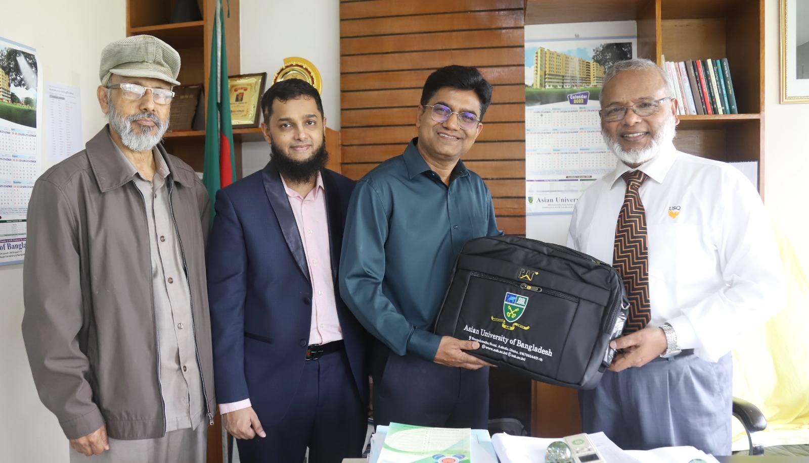 Dr Munir Hayat Khan of INTI International University, Malaysia visited AUB to discuss various educational and research collaborations.